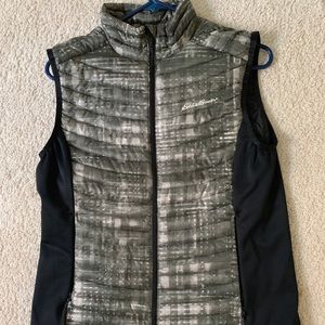 Eddie Bauer camo puffer Vest